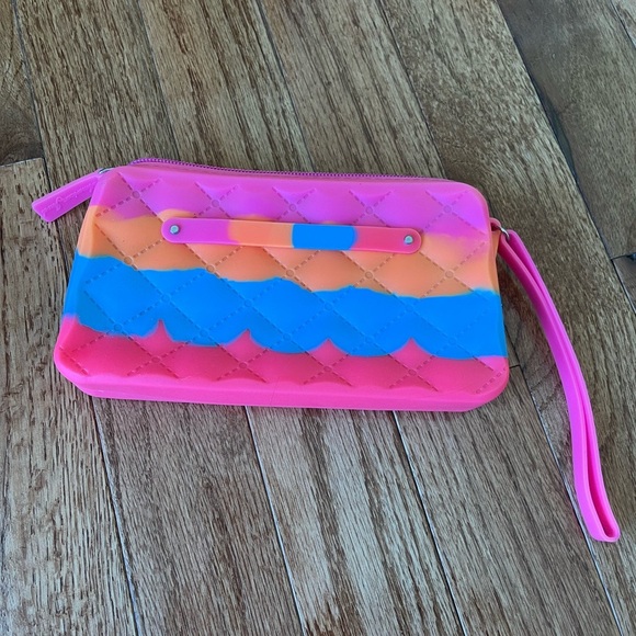 Set of 2 American Jewel Yummy Gummy wristlet - Picture 7 of 7